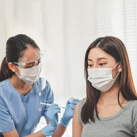 Fakta Vaksin COVID -19, Dapatkah Mempengaruhi Siklus Menstruasi & Apakah Wanita Sedang Menstruasi Boleh Divaksin?