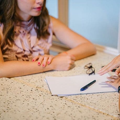 Bolehkah Curhat Masalah Pernikahan kepada Teman?