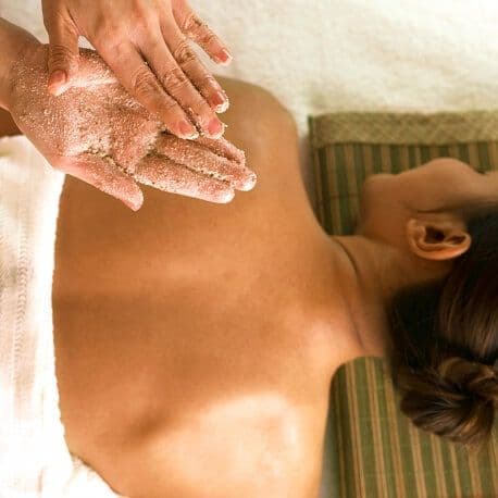 Khawatir dengan Kulit Berminyak? Lakukan Tips Cantik Alami Ini!